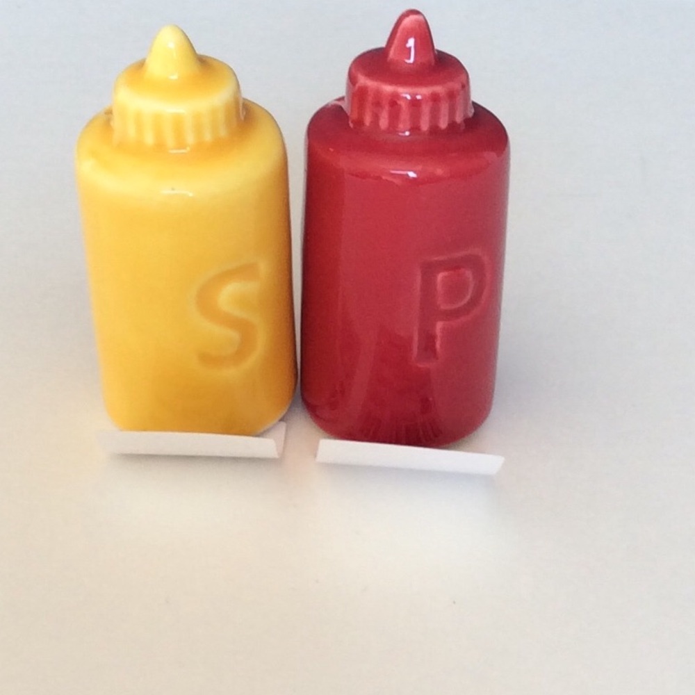 Mini Condiments Salt & Pepper Shakers Ceramic New